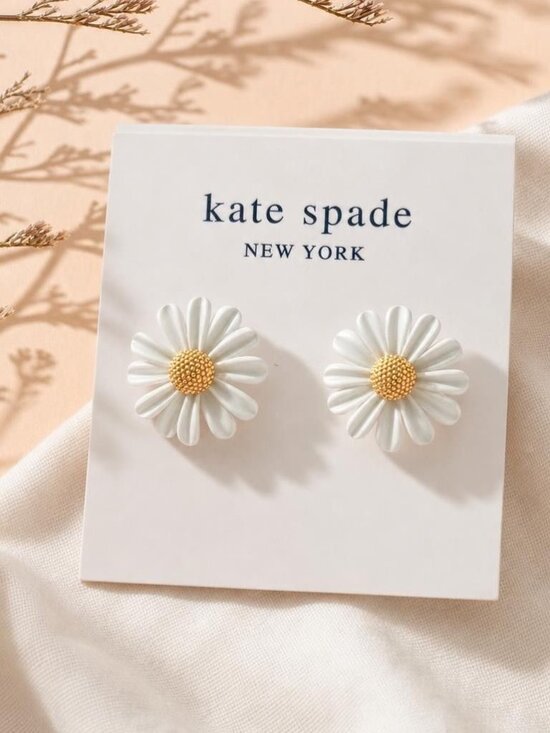 Kate Spade Jewelry - Kate Spade Into The Bloom Daisy Stud Earrings